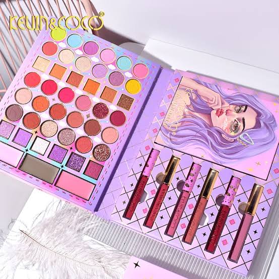Set Completo de Maquillaje Kevin & Coco
